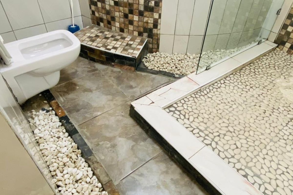 House For Sale In Johannesburg - Photo 2