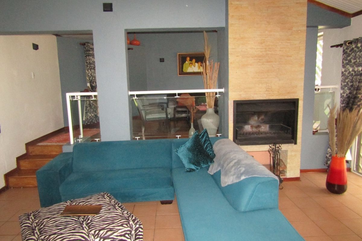 House For Sale In Johannesburg - Photo 2