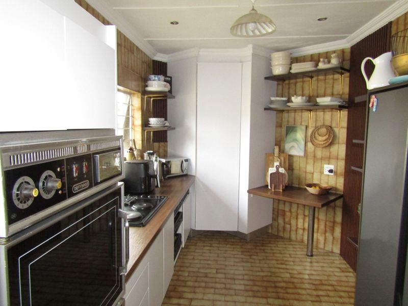 House For Sale In Johannesburg - Photo 5