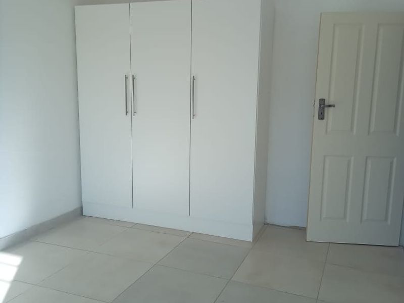 Apartment Rental Monthly In Katlehong - Photo 4