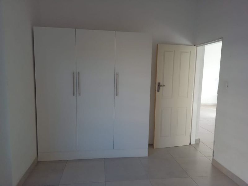 Apartment Rental Monthly In Katlehong - Photo 3