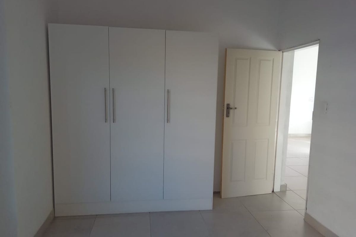 Apartment Rental Monthly In Katlehong - Photo 3