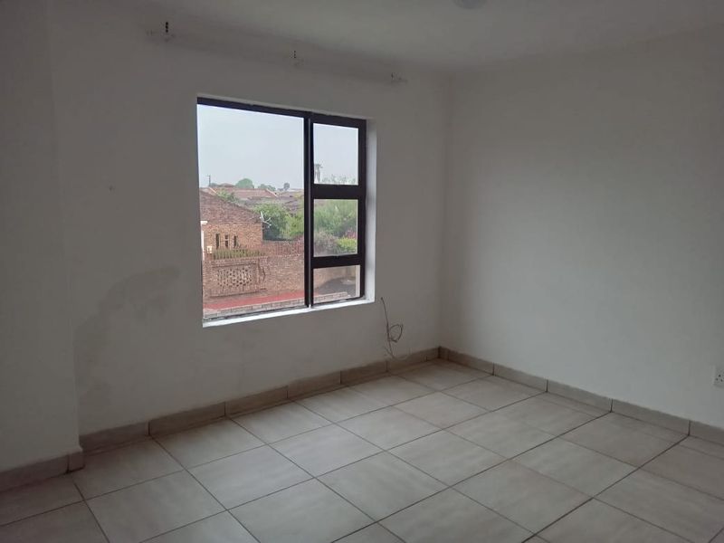 Apartment Rental Monthly In Katlehong - Photo 5