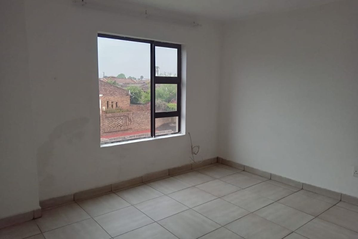 Apartment Rental Monthly In Katlehong - Photo 5