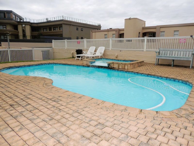 Apartment For Sale In Margate - Photo 5
