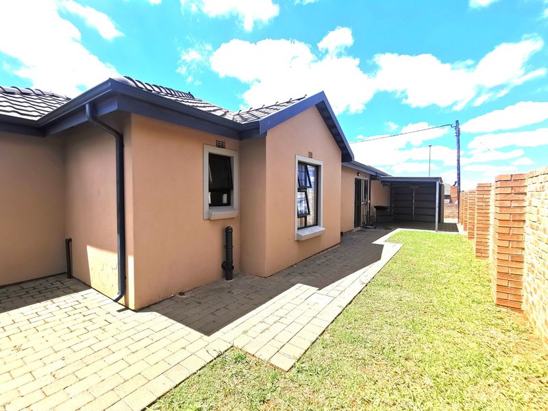 House For Sale In Midrand - Photo 3