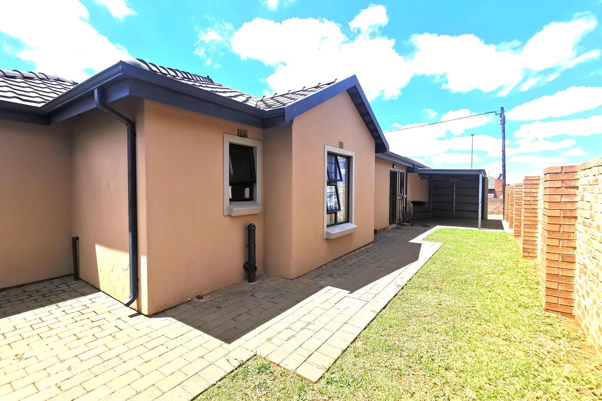 House For Sale In Midrand - Photo 3
