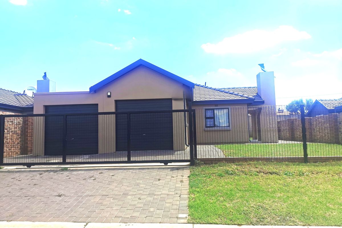House For Sale In Midrand - Photo 2