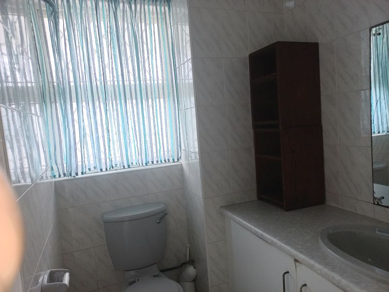 Apartment For Sale In Margate - Photo 4