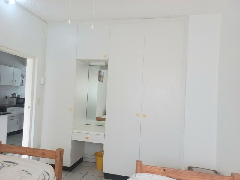 Apartment For Sale In Margate - Photo 10