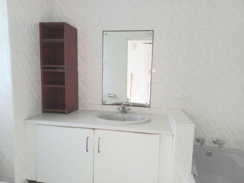 Apartment For Sale In Margate - Photo 7