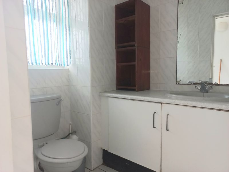 Apartment For Sale In Margate - Photo 6