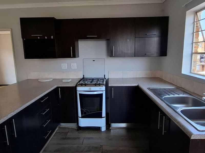 Apartment Sold In Roodepoort - Photo 6
