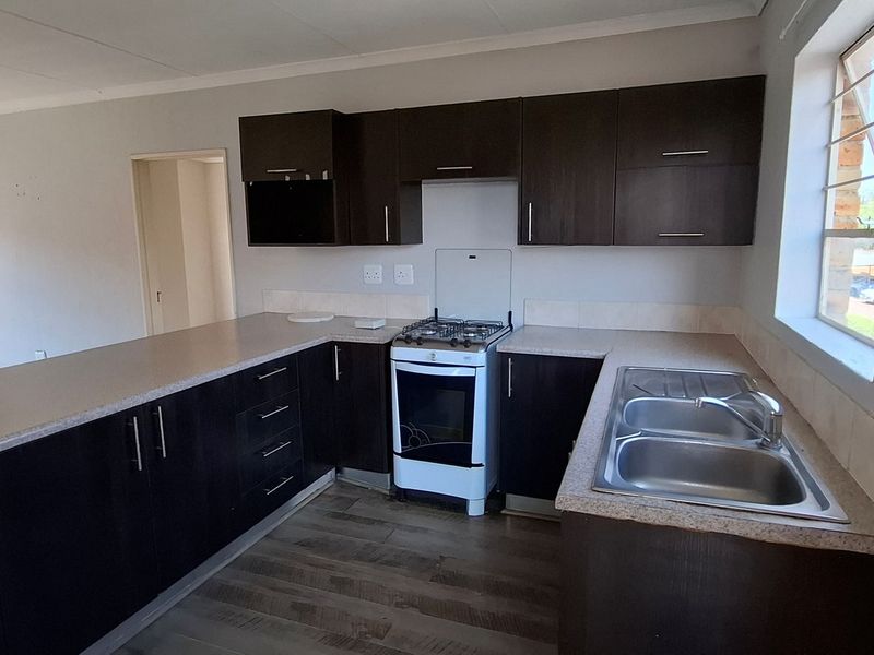 Apartment Sold In Roodepoort - Photo 5