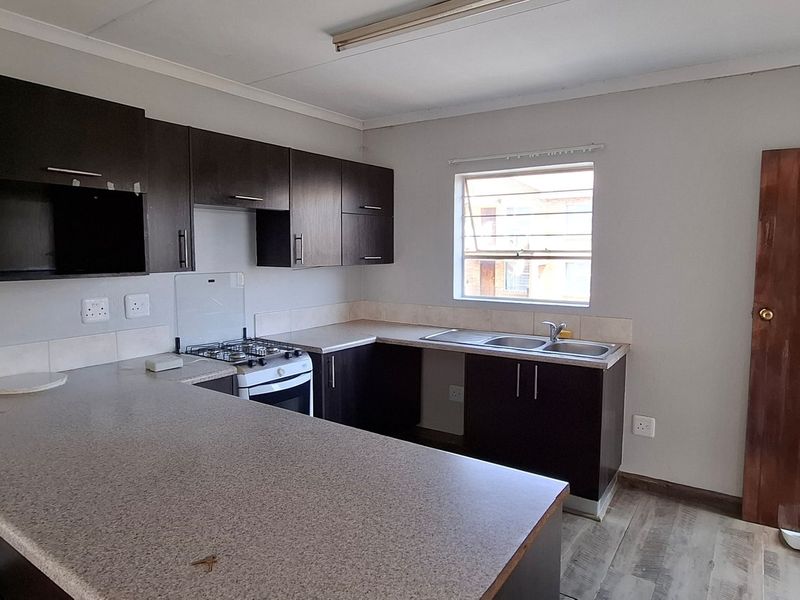 Apartment Sold In Roodepoort - Photo 7