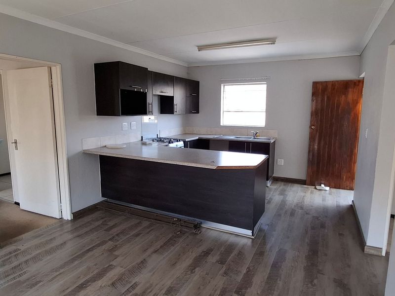 Apartment Sold In Roodepoort - Photo 8