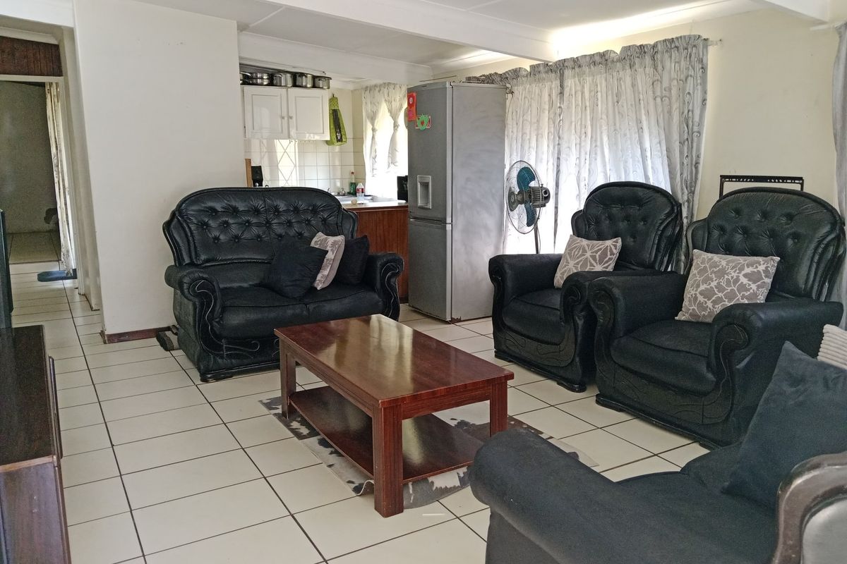 House For Sale In Pietermaritzburg - Photo 2