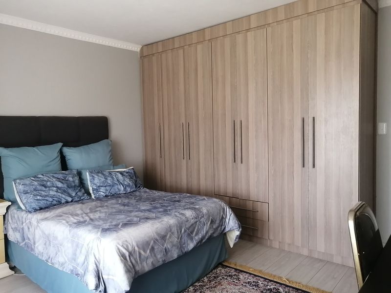 House For Sale In Johannesburg - Photo 9
