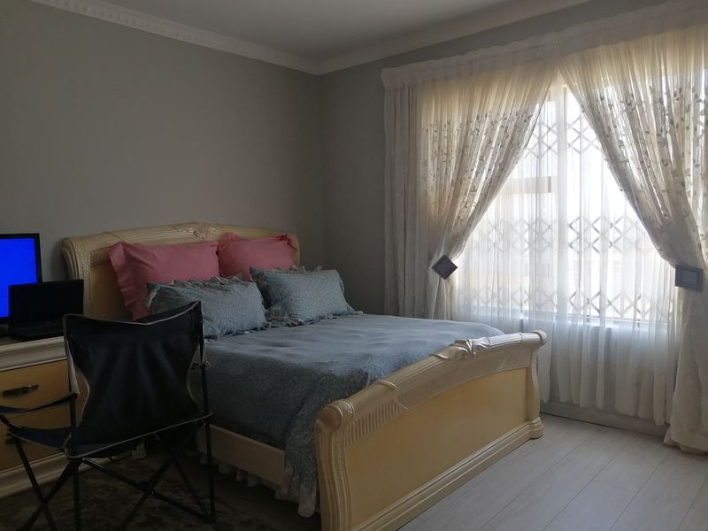 House For Sale In Johannesburg - Photo 8