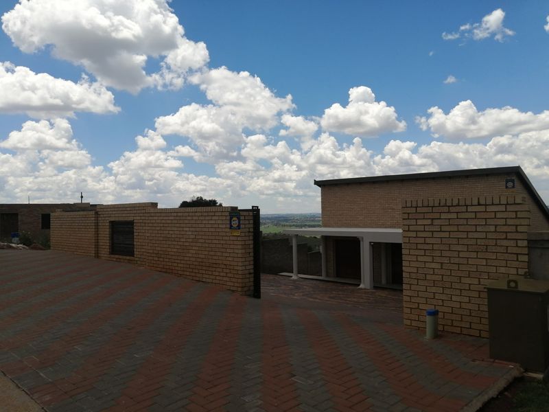 House For Sale In Johannesburg - Photo 3