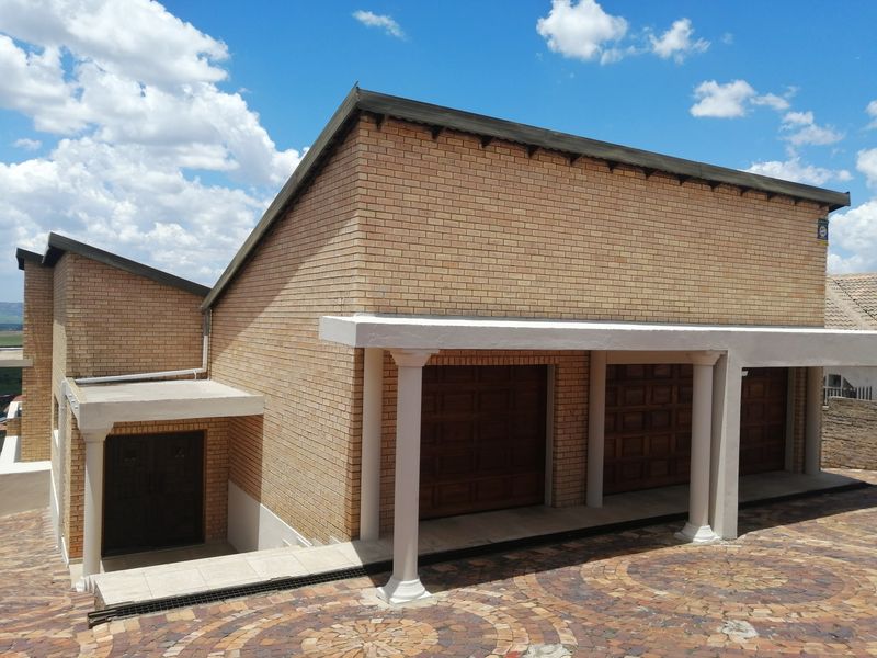 House For Sale In Johannesburg - Photo 4