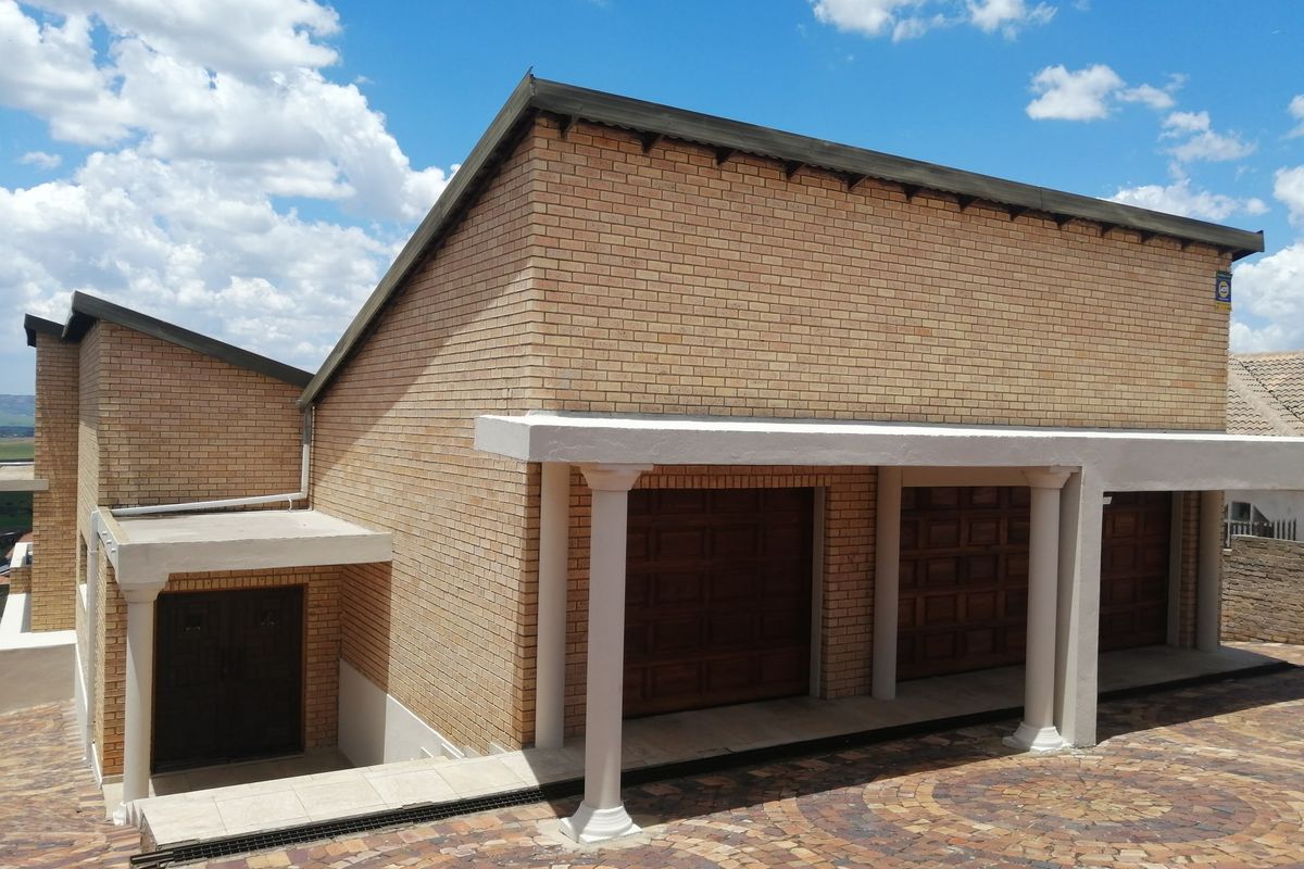 House For Sale In Johannesburg - Photo 4