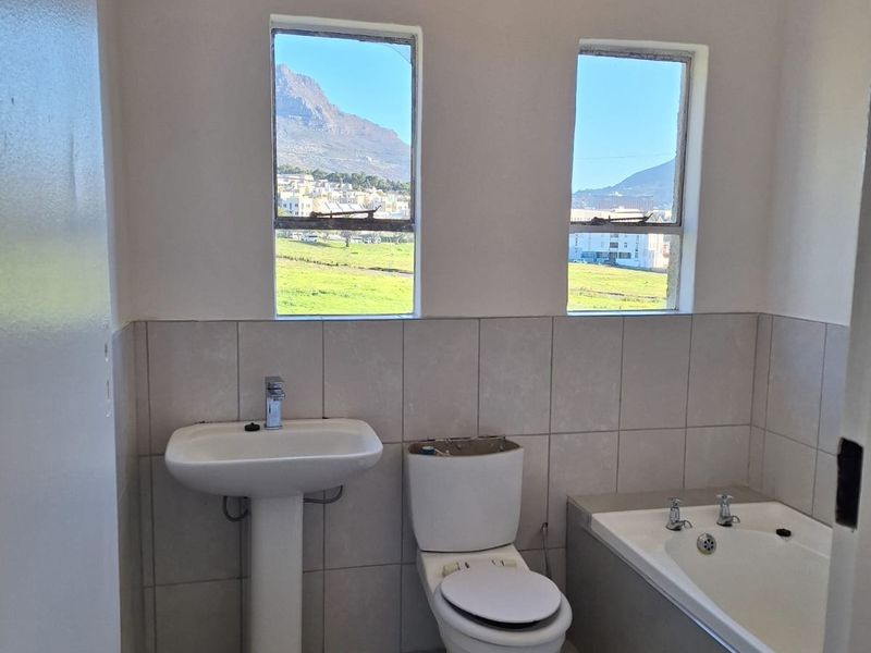 Apartment For Sale In Cape Town - Photo 10