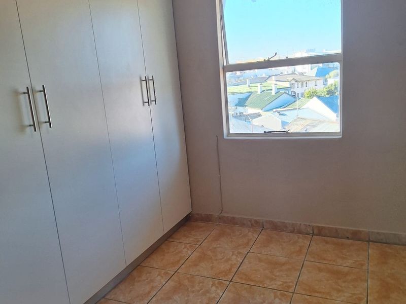 Apartment For Sale In Cape Town - Photo 8