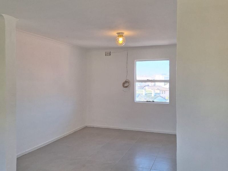 Apartment For Sale In Cape Town - Photo 5