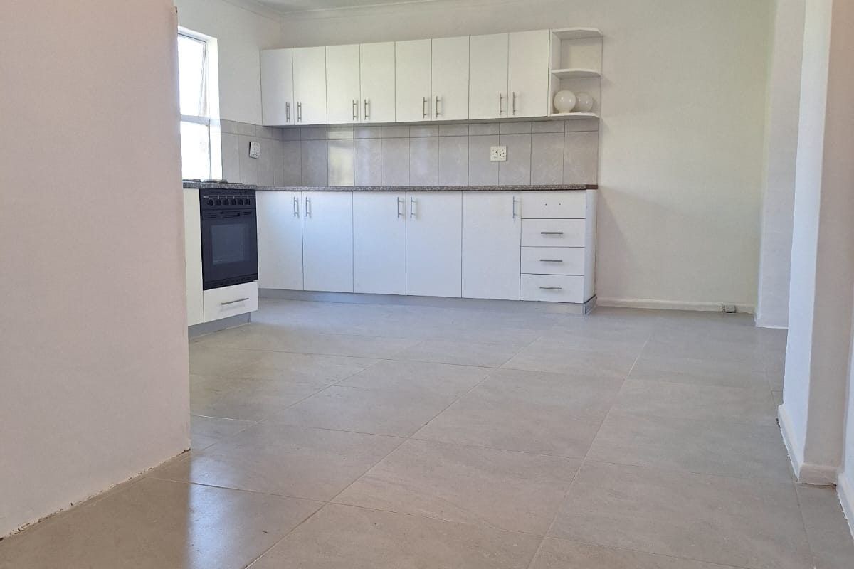 Apartment For Sale In Cape Town - Photo 2
