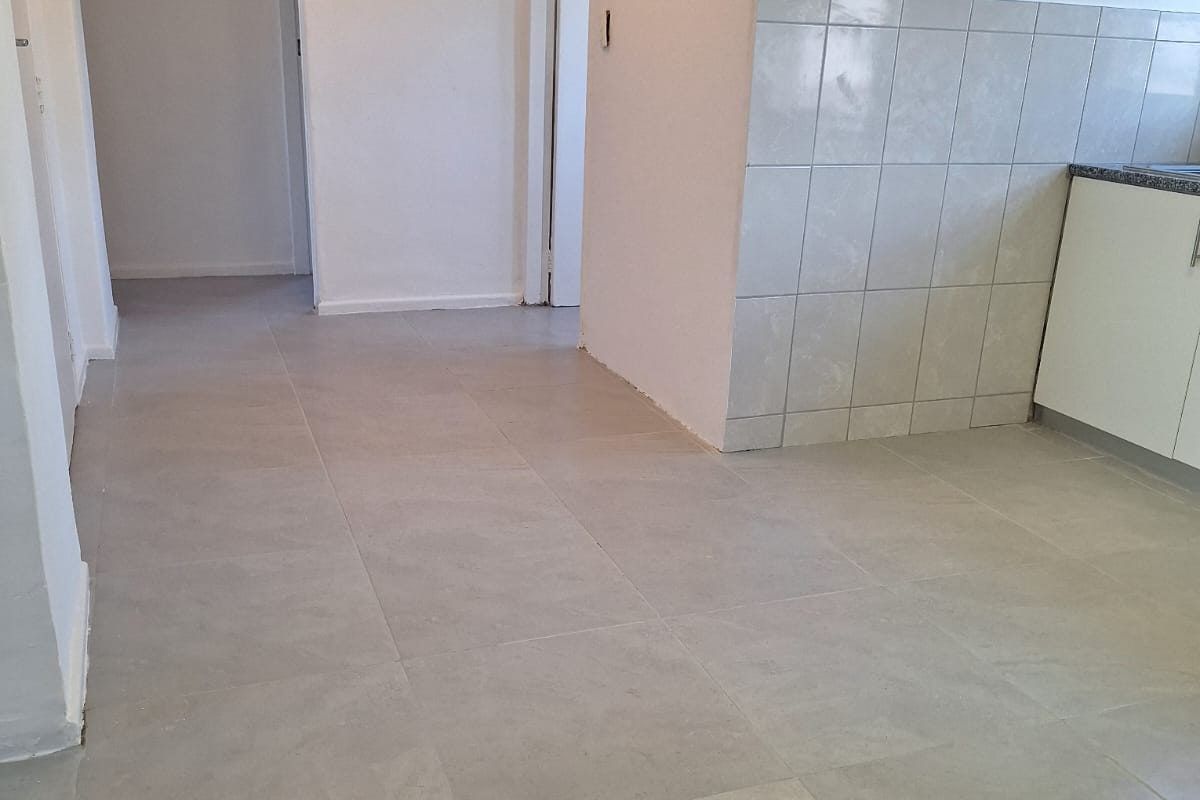 Apartment For Sale In Cape Town - Photo 3