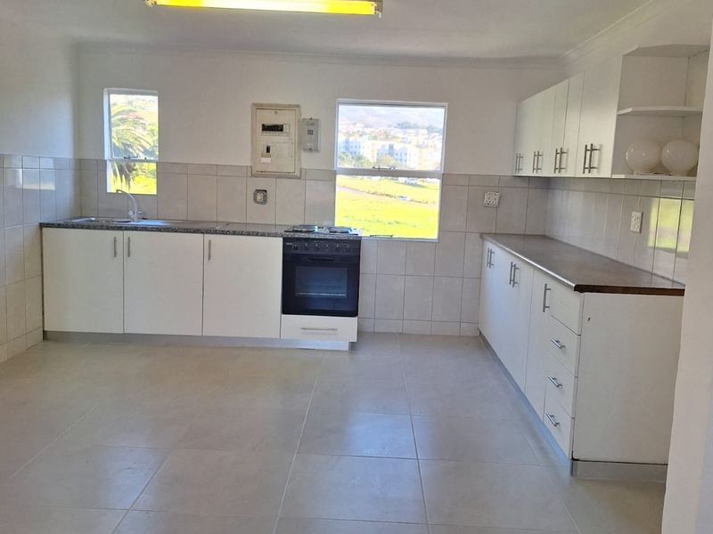 Apartment For Sale In Cape Town - Photo 1