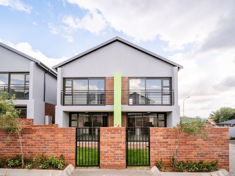 Townhouse For Sale In Centurion - Photo 2