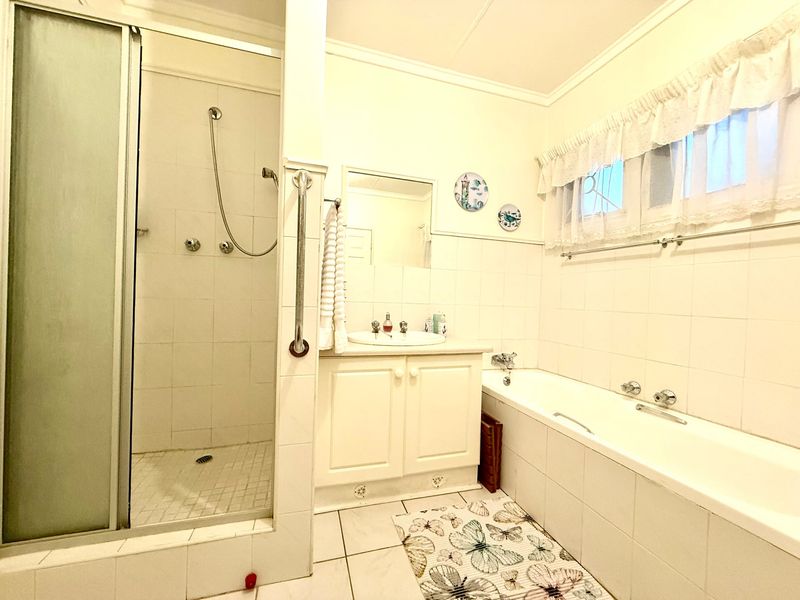 Cluster Pending Sale In Bloemfontein - Photo 5