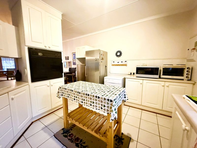 Cluster Pending Sale In Bloemfontein - Photo 7