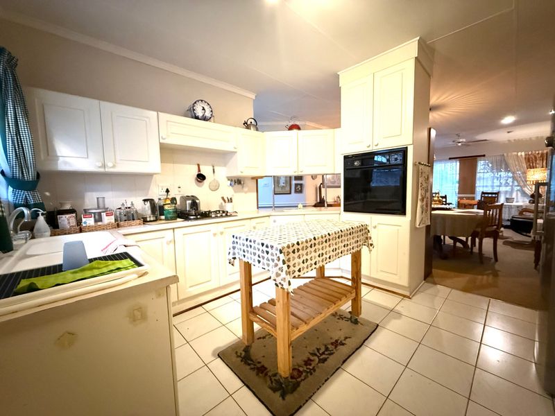 Cluster Pending Sale In Bloemfontein - Photo 2