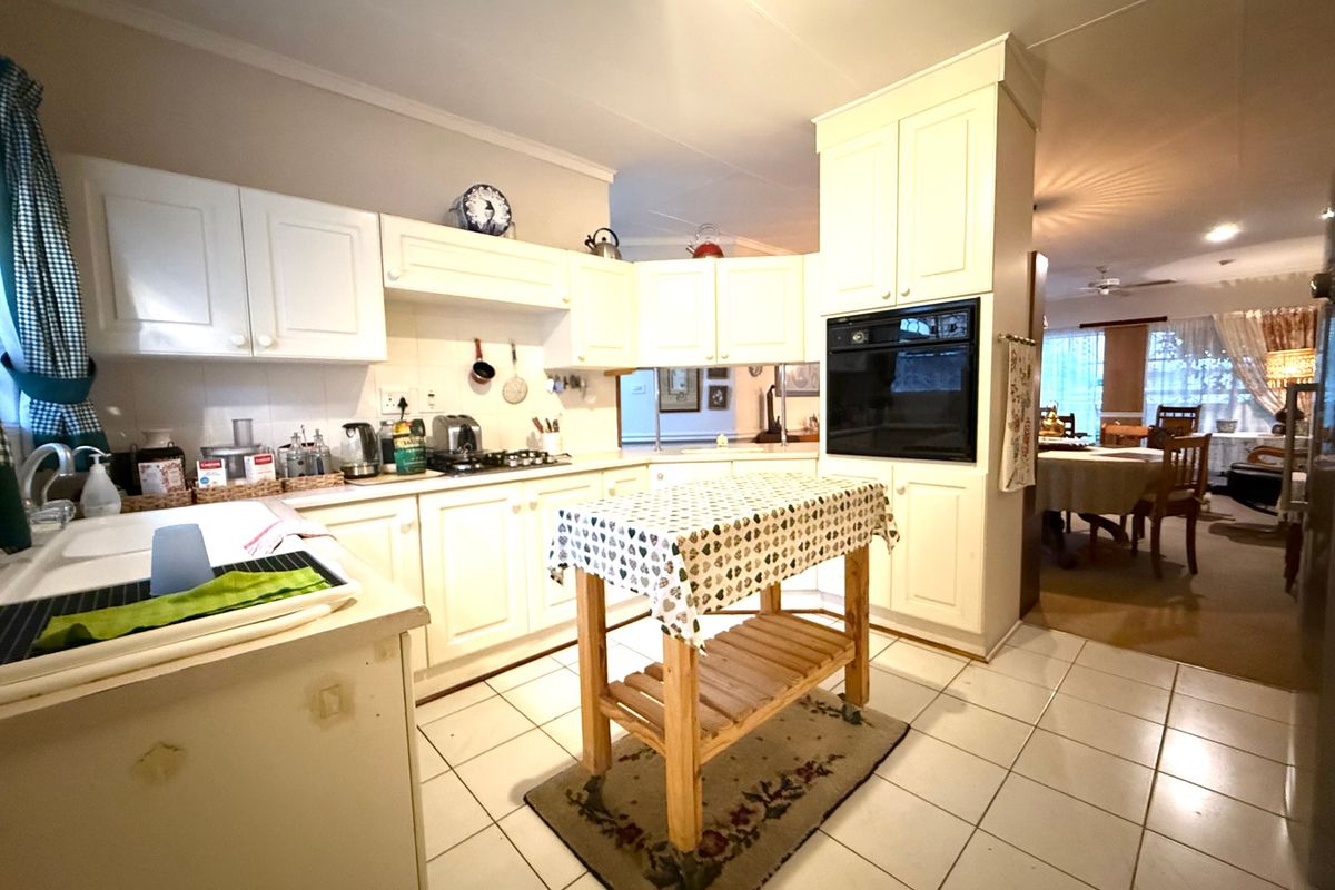 Cluster Pending Sale In Bloemfontein - Photo 2