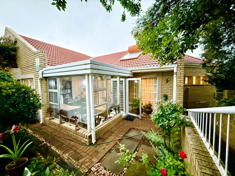 Cluster Pending Sale In Bloemfontein - Photo 1