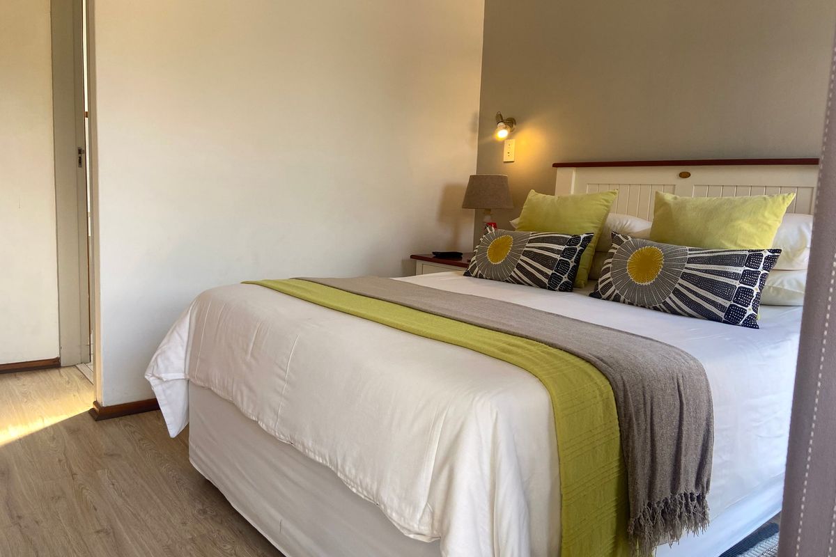 Apartment For Sale In Margate - Photo 3