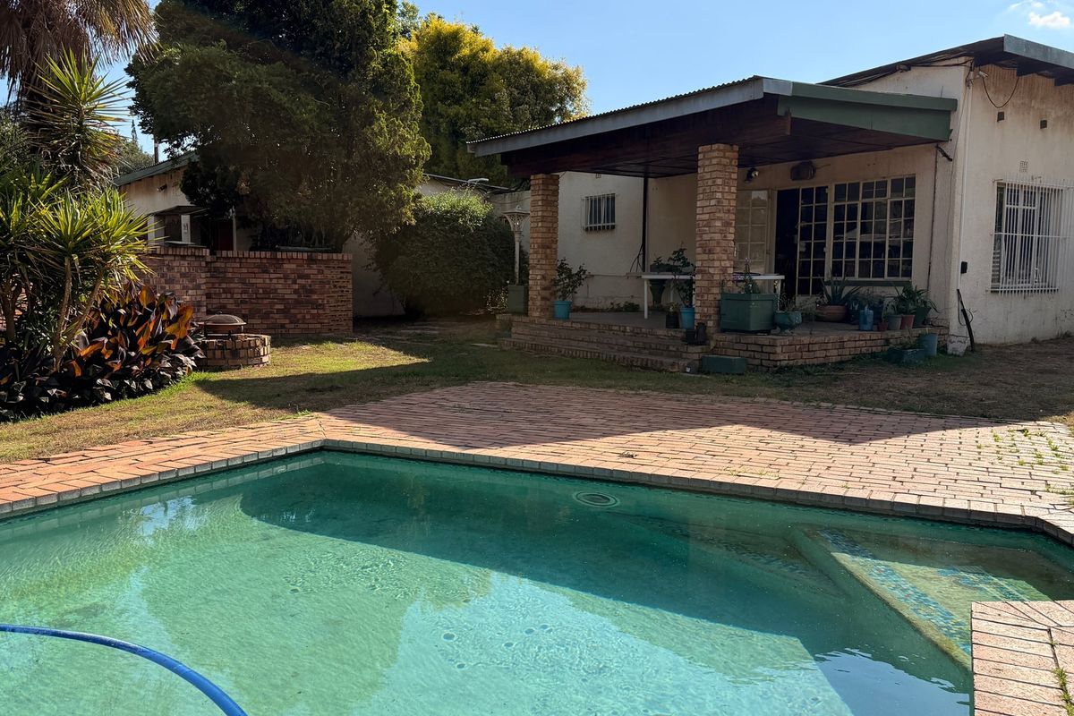 House Pending Sale In Walkerville - Photo 2