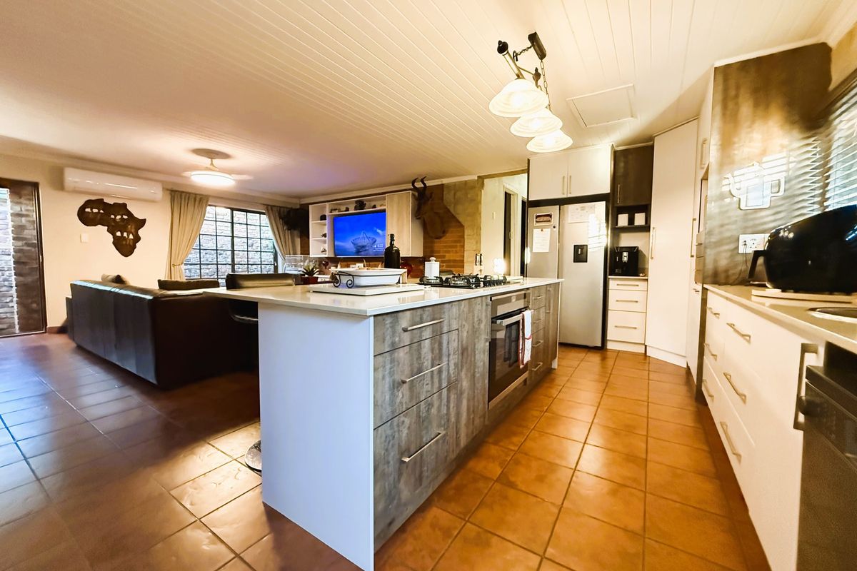 House For Sale In Bloemfontein - Photo 2