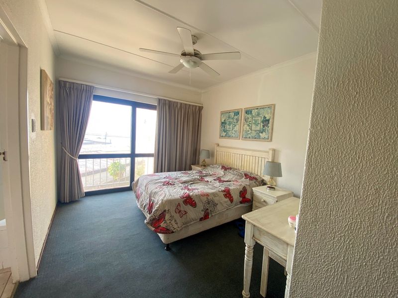 Townhouse For Sale In Margate - Photo 3