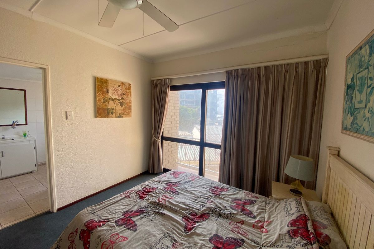 Townhouse For Sale In Margate - Photo 4