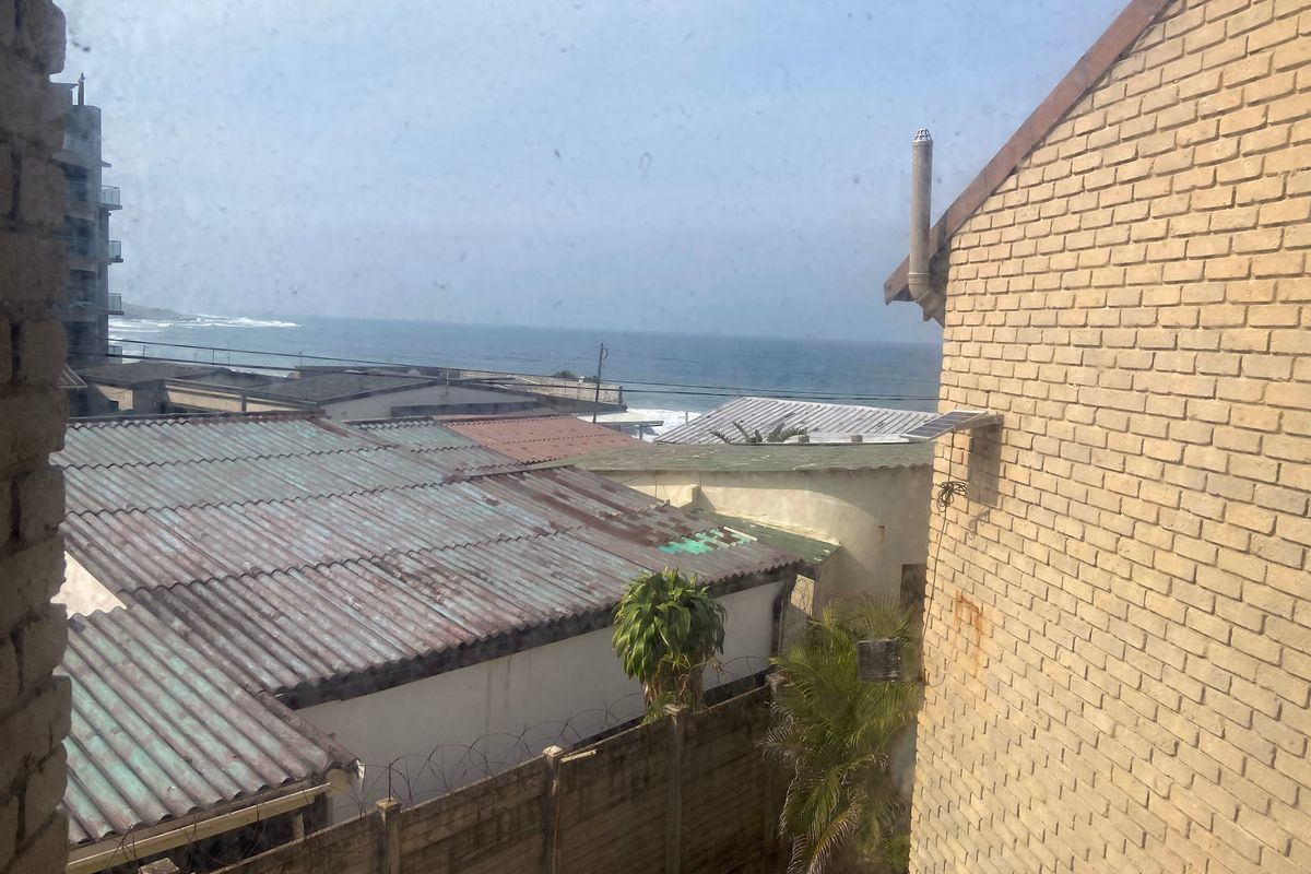 Townhouse For Sale In Margate - Photo 5