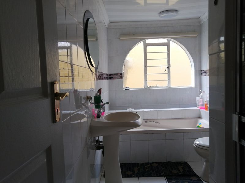 House For Sale In Johannesburg - Photo 9