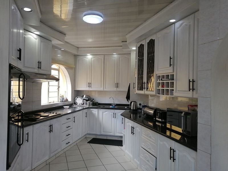 House For Sale In Johannesburg - Photo 7