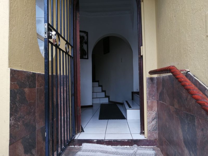 House For Sale In Johannesburg - Photo 5