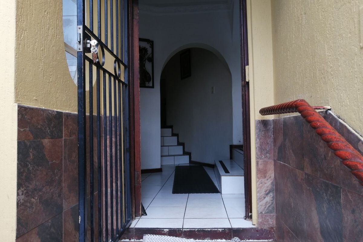 House For Sale In Johannesburg - Photo 5