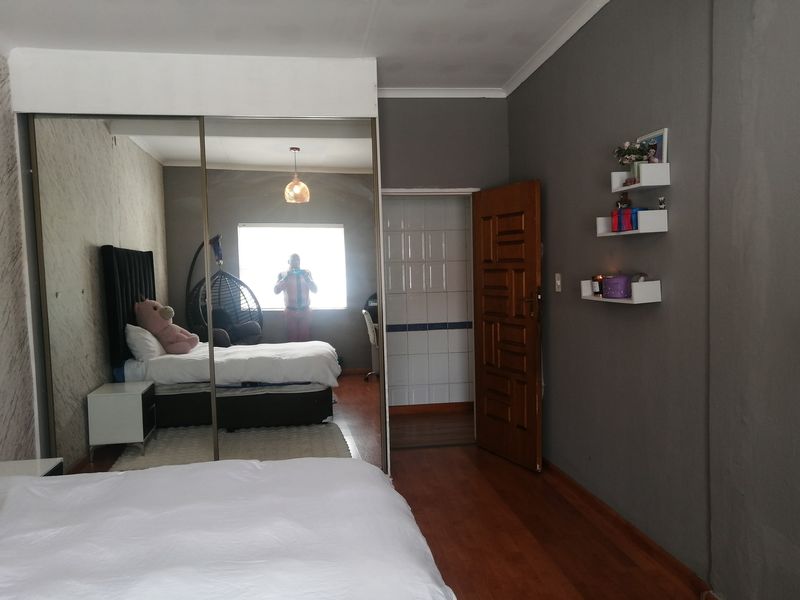 House For Sale In Johannesburg - Photo 9