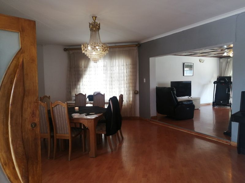 House For Sale In Johannesburg - Photo 6